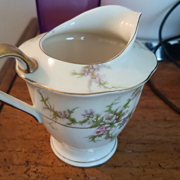 Vintage Theodore Haviland Rosalinde Creamer.. Crafted in USA - Picture 3 of 4